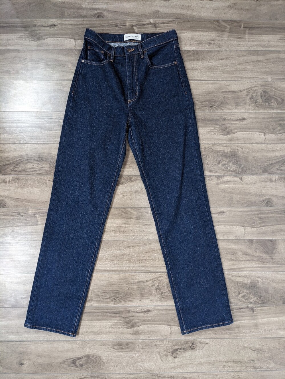 Aritizia Denim Forum - Rowan Super Hi-rise Straight Jean Size 28